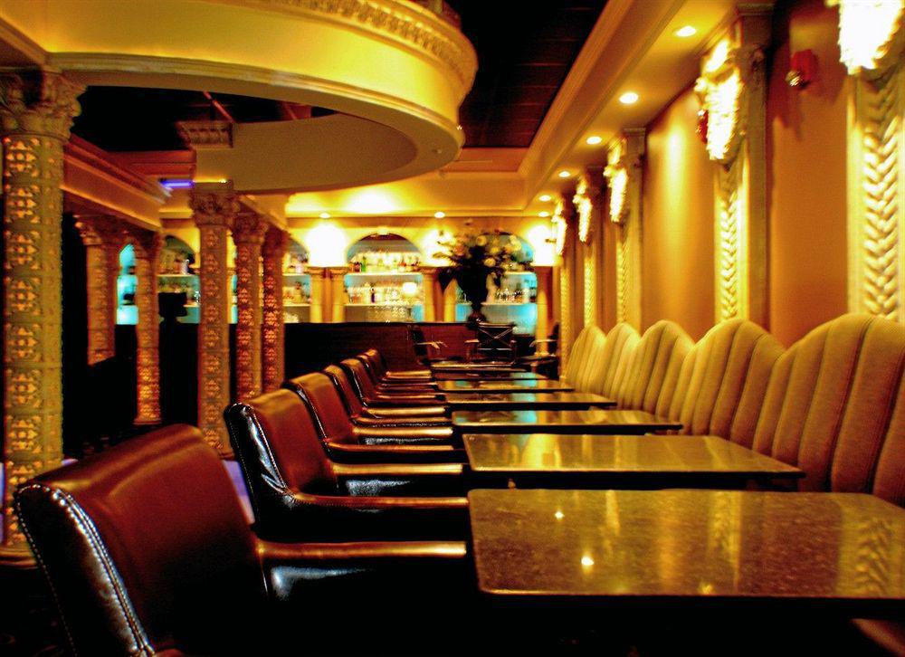 Red Lion Inn And Suites Victoria Restoran fotoğraf